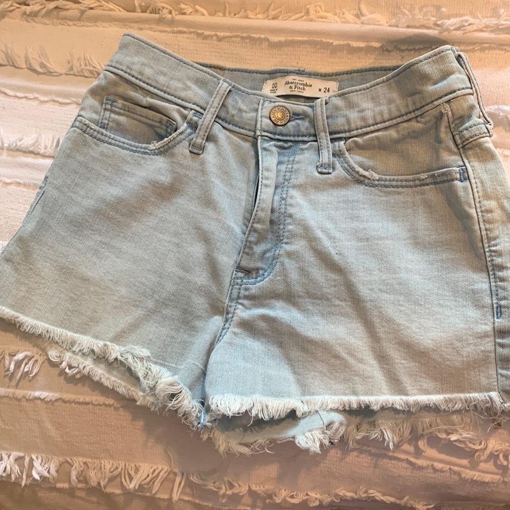 Light wash Abercrombie high waisted shorts